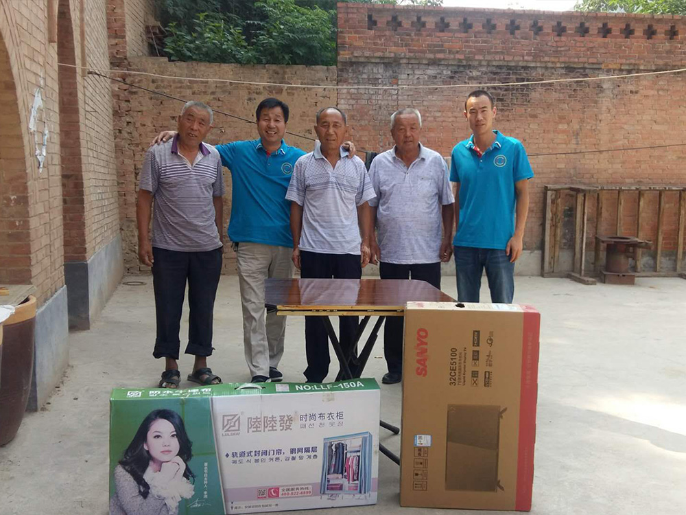 幫扶康店鎮(zhèn)裴峪村貧困戶(hù)王西高